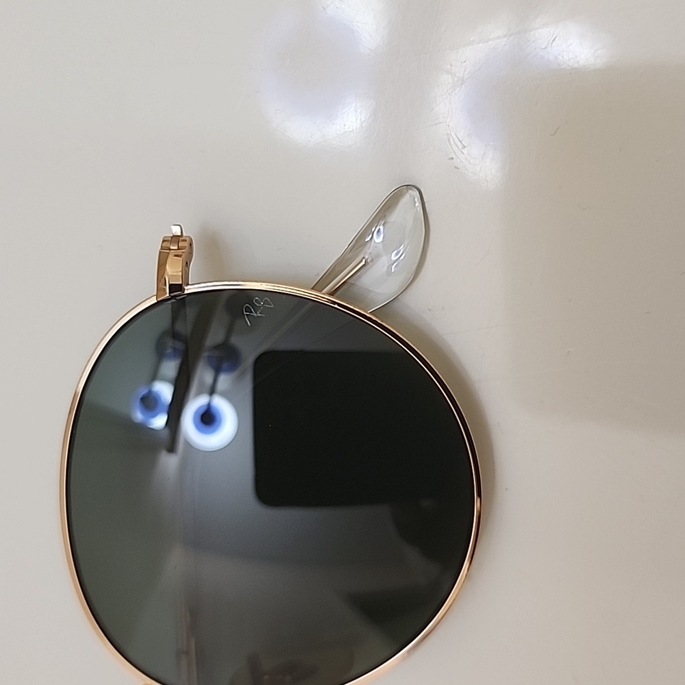 Ray-Ban Rounds NWT sunglasses only - Picture 3 of 8